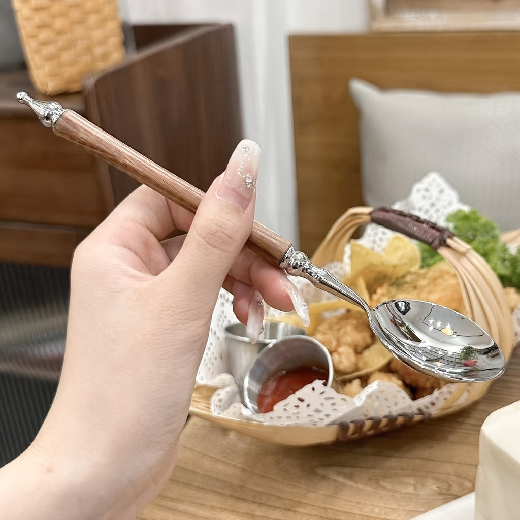 Popular Stainless Steel Spoon Designed to Resemble Rosewood