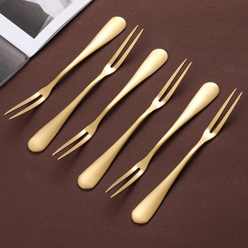 Set of 15 Stainless Steel Cocktail Forks, Ideal for Appetizers, Small Crab Dishes, And Desserts, Featuring a Carved Fruit Design, Perfect for Cheese, Olives, Salad, Escargot, And Charcuterie Boards, Suitable for Restaurant Use