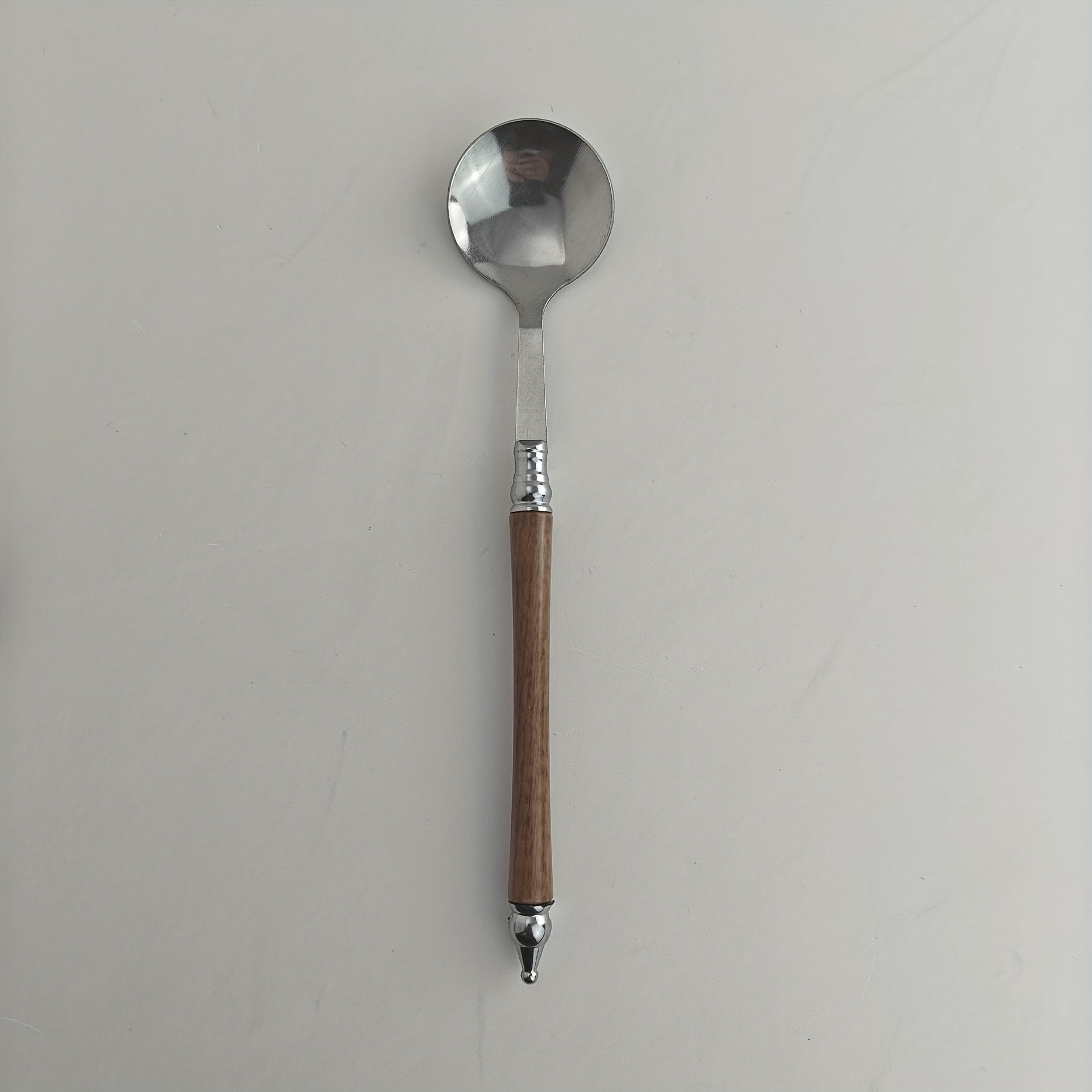 Popular Stainless Steel Spoon Designed to Resemble Rosewood